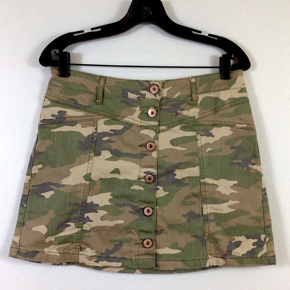 Forever 21 Green Camouflage Mini Skirt Button Front, sz 29 - Picture 1 of 15